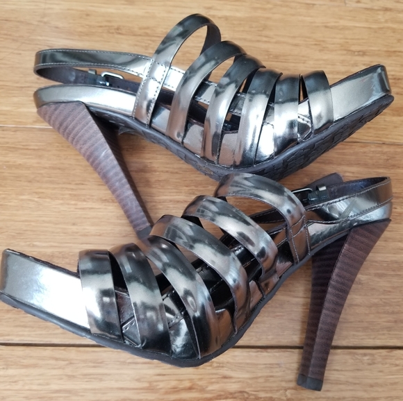 BCBG MaxAzria - Picture 4 of 5